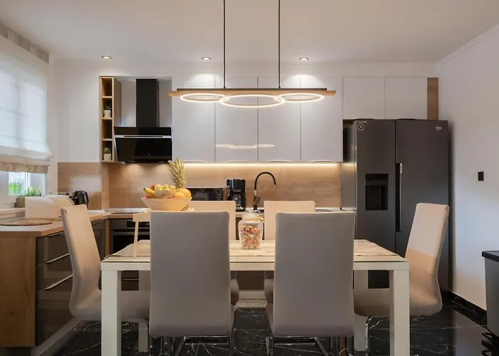 Jasenka * Zavalatica